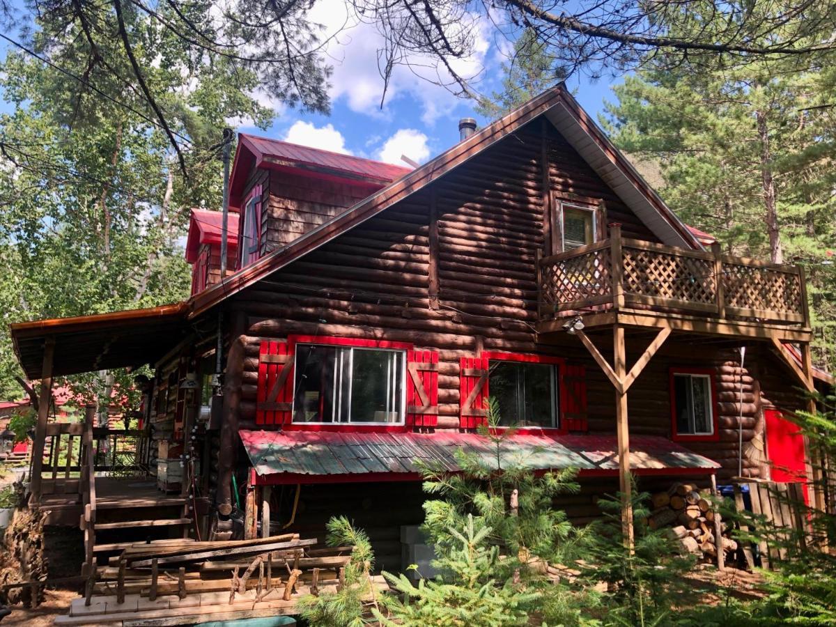 Chalet En Bois Rond Mauricie Saint-Alexis-des-Monts Exterior photo